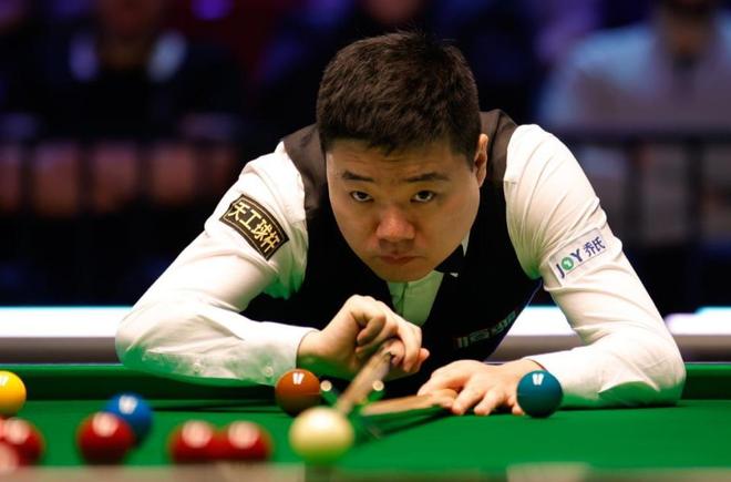 期对阵朴茨 期对阵朴茨