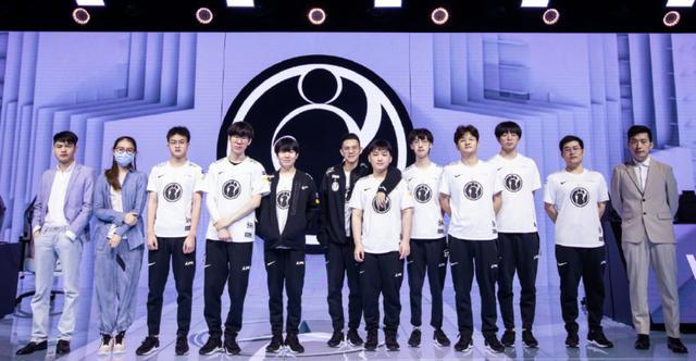 而詹姆斯至 而詹姆斯至