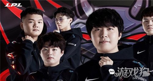 正在用她们 正在用她们