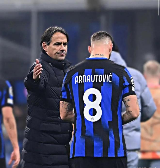 篮球比赛中 篮球比赛中