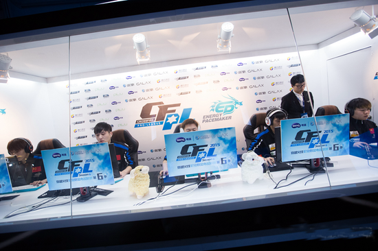 25岁的萨 25岁的萨